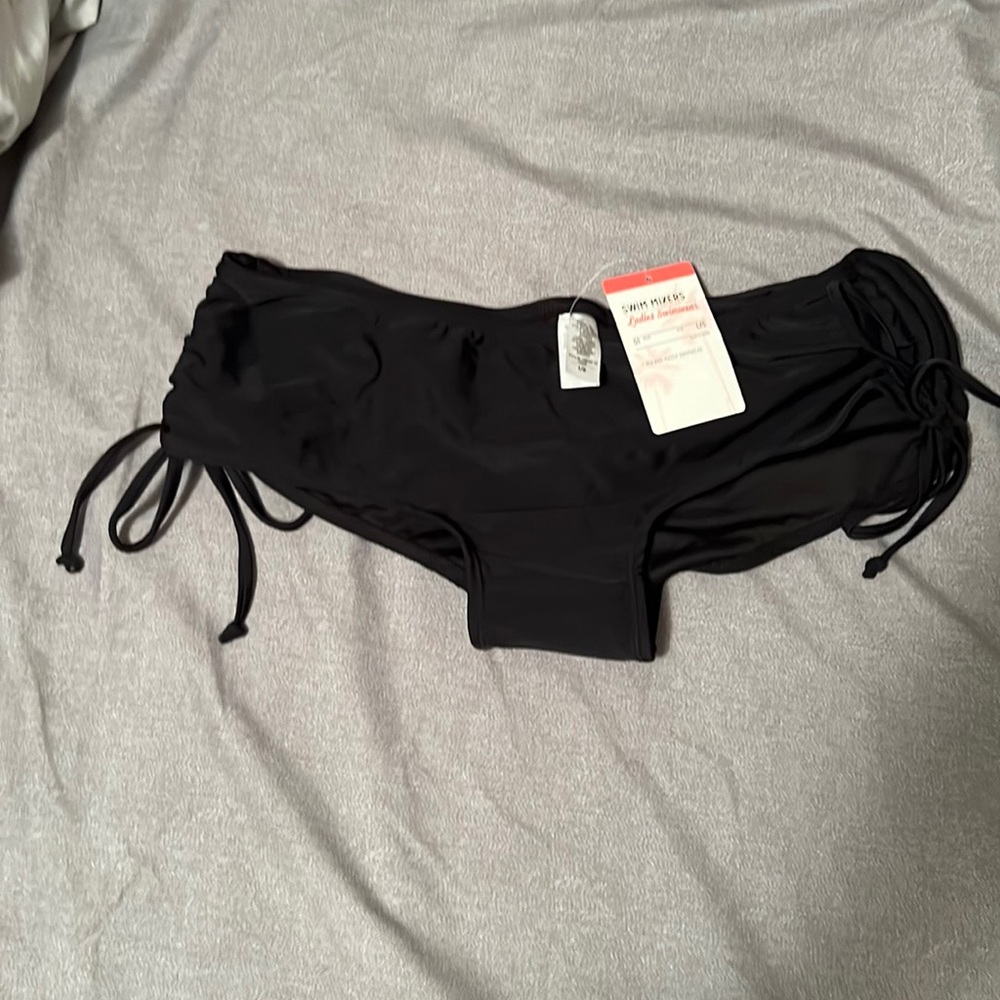 NWT. Black swim bottom